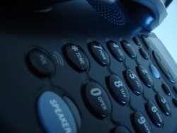 Телефон 112 има проблеми не само в България