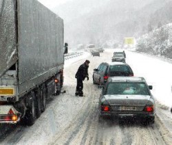 Тирове са закъсали на автомагистрала „Хемус” при Ботевград