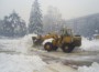 Сняг затисна отново Етрополе