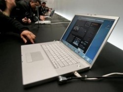 Apple подготвя ултракомпактен ноутбук