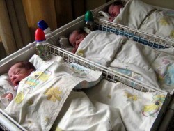 Близнаци се родиха на Коледа в ботевградската болница
