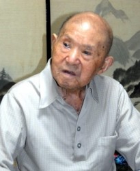 Най-старият мъж в света чукна 112 години, иска да живее вечно