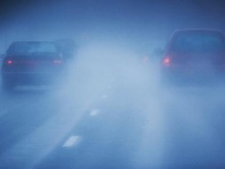 Видимостта по повечето пътища е намалена поради мъгла