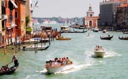 Венецианските канали ще имат камери за превишена скорост