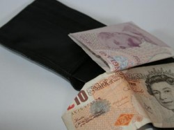 От джобовете на британците изпадат 186 млн. лири на година