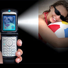 Мобилен телефон с проектор показаха на изложение