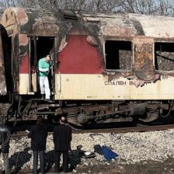 Осем души изгоряха в нощен влак