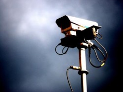 Камера вижда под дрехите