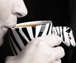 Чаша кафе от животински изпражнения струва 100$ в Лондон