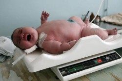 Роди се 8-килограмово руско бебе