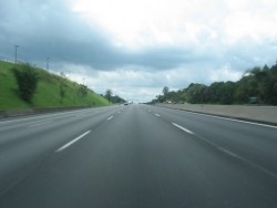 Тръбата  на “Топли дол”, която е в ремонт, ще бъде отворена днес за товарни камиони