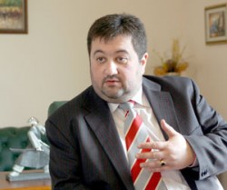 Областният управител е спрял решението за замяна на имота на Радослав Наков с общински
