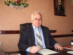 В писмо до Станишев и Емел Етем кметът Георгиев иска един милион лева