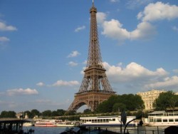 В Париж ще строят многоцветен небостъргач