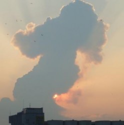 Малка е вероятността облакът, образуван след взривовете на Челопечене, да тръгне към Ботевград