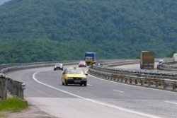 Тунел под Петрохан конкурира строителството на магистрала Ботевград-Мездра?