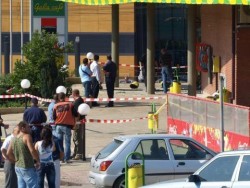 Взривиха два магазина на "Пикадили" във Варна