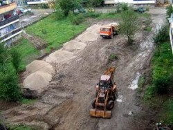 Започна асфалтиране на междублоковите пространства в ЖК “Васил Левски”