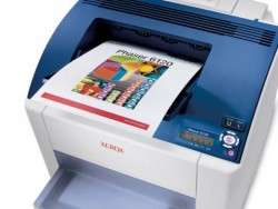 Монохромно комбинирано устройство от Xerox сканира вече и в цвят