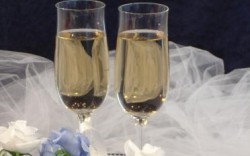 Французин открадна 74 каси с шампанско за сватбата си