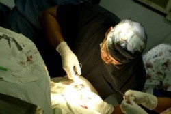 В Саудитска Арабия хирурзи разделиха сиамски близнаци