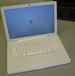 Apple обмисля 3G възможности за MacBook