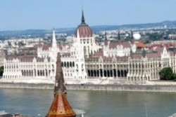 Откриват за посетители подземно езеро в Будапеща
