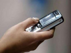 Европа сложи таван на цените за роуминга на SMS