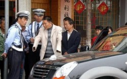 Арестуваха шофьор без ръце в Китай