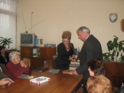 Бивши директори и учители от ТПГ “Стамен Панчев” получиха юбилейни грамоти и плакети