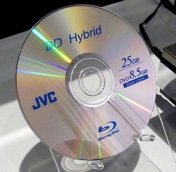 JVC обяви първия си хибриден Blu-ray-DVD диск