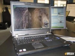 Лаптоп като двуглав звяр готви Lenovo