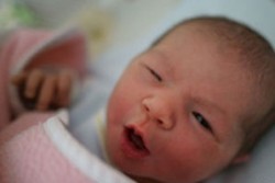 Проплака първото генетично моделирано бебе
