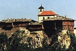 Скандалният игумен Панкратий укривал приходи на Гложенския манастир