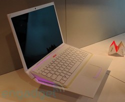 Ноутбук със слайдер клавиатура от Asus