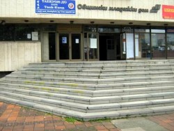 Двама съветници гласуваха "против" продажбата на Младежкия дом