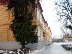 Училище “Вапцаров” е ощетено, според съветници