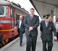 Министър Мутафчиев откри модернизирани ЖП гари