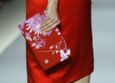 Мис България 2009 получи първата дизайнерска дигитална дамска чанта