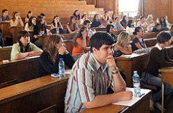Все повече българи с висше образование 