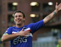 Тифозите на Самп подариха 500 рози на майката на Касано