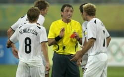 Жълт картон заради мощно пърдене