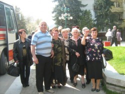 Пенсионери от Врачеш и Български извор гостуват в Правец