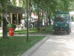 Започна окосяване на зелените площи в града