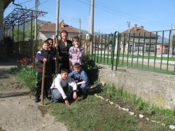 Ученици от СОУ "Христо Ясенов" отбелязаха Деня на Земята - 22 април