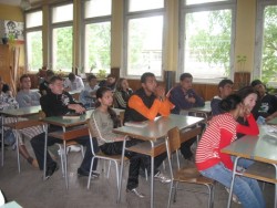 “Не на агресията”, казаха учениците от ТПГ “Стамен Панчев”