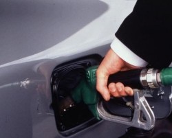 Лукойл" вдигна цените на всички горива от днес