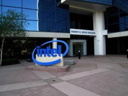 Intel поглъща компания за Linux продукти
