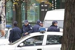"Телефонен адвокат" закопчаха полицаи в Благоевград
