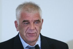 Шефът на Митниците Ваньо Танов забелязан на безиностанцията в Зелин